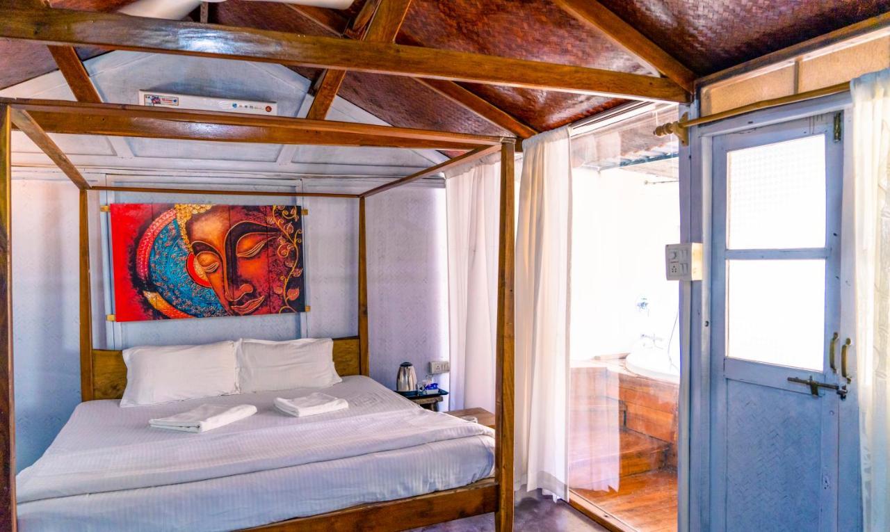 Village Susegat Beach Resort Morjim Eksteriør billede