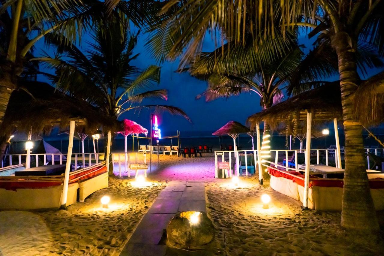 Village Susegat Beach Resort Morjim Eksteriør billede