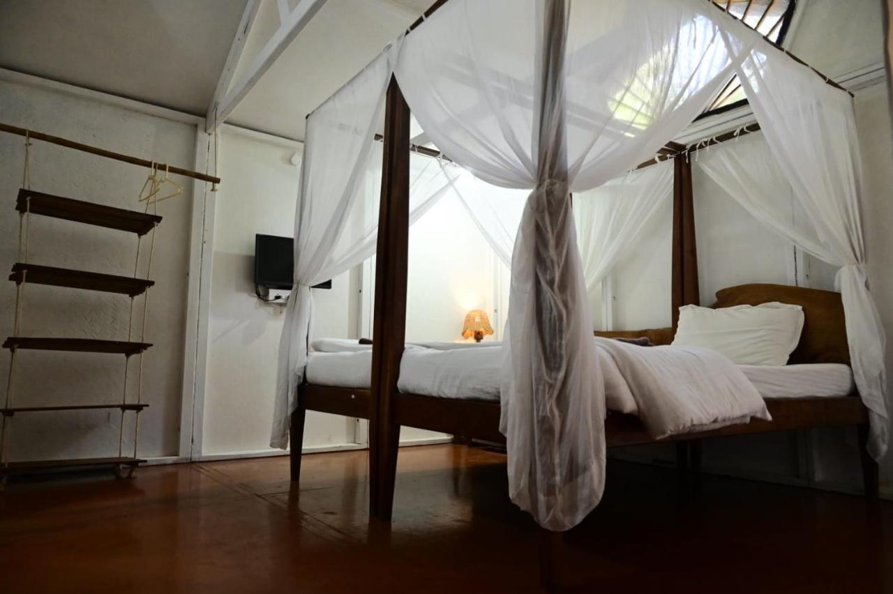 Village Susegat Beach Resort Morjim Eksteriør billede