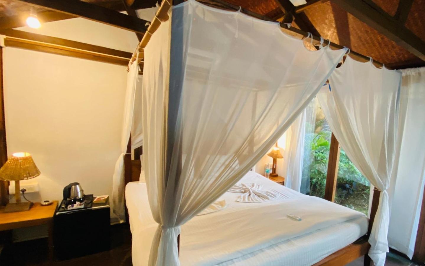 Village Susegat Beach Resort Morjim Eksteriør billede