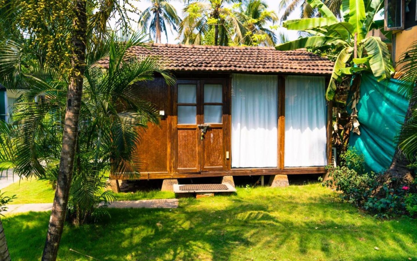 Village Susegat Beach Resort Morjim Eksteriør billede