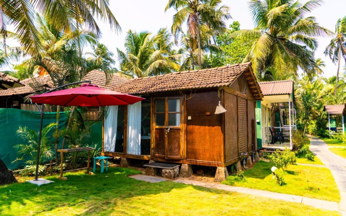 Village Susegat Beach Resort Morjim Eksteriør billede